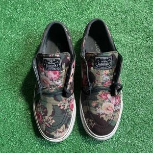 NIKE Zoom Stefan Janoski “Digi Floral” Size Mens 7.5